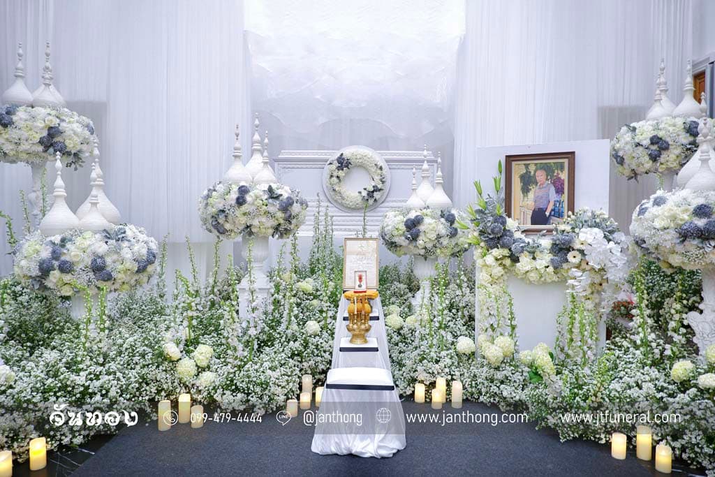 ดอกไม้งานศพ โทนสีขาวเทา เรียบหรู